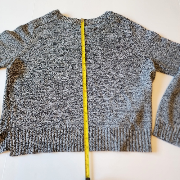 H&M Sweater Medium - Picture 5 of 14